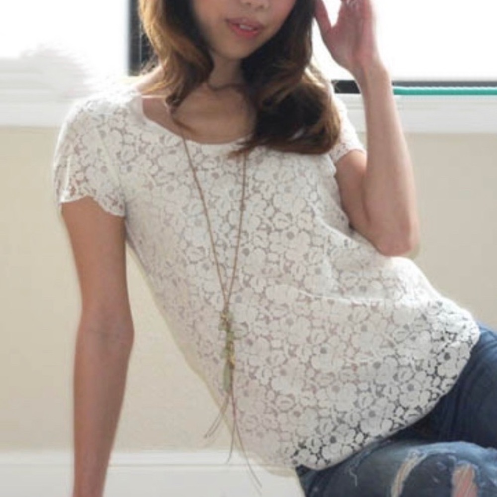 ARITZIA "TALULA" OFF WHITE LACE TOP SIZE S…